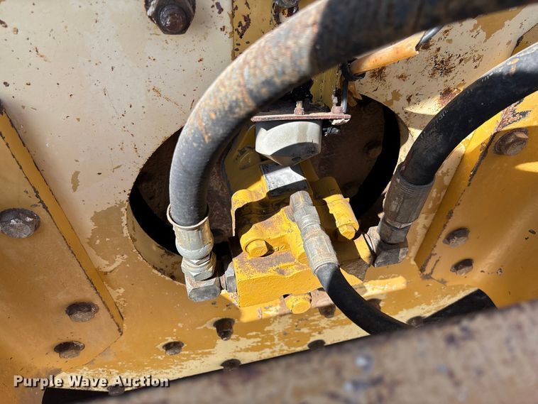 image for item EN7007 1996 Champion 840P single drum roller