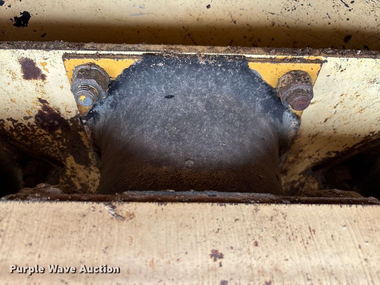 image for item EN7007 1996 Champion 840P single drum roller