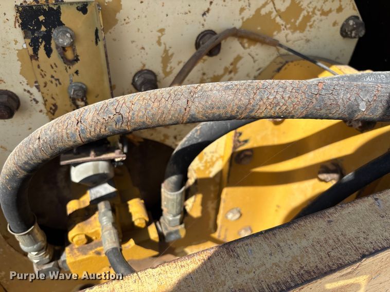 image for item EN7007 1996 Champion 840P single drum roller