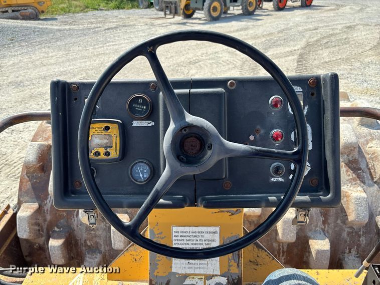 image for item EN7007 1996 Champion 840P single drum roller