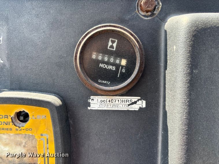 image for item EN7007 1996 Champion 840P single drum roller