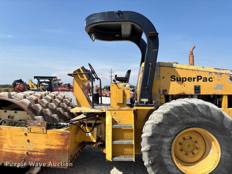 image for item EN7007 1996 Champion 840P single drum roller