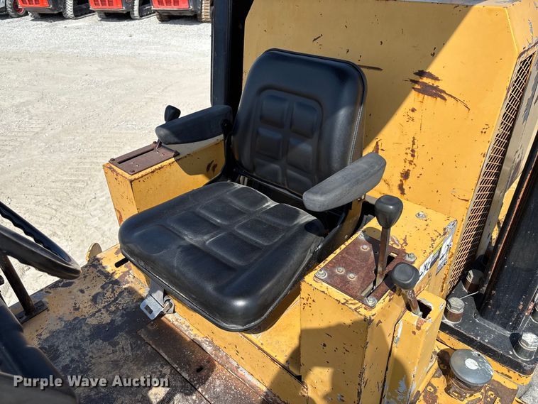 image for item EN7007 1996 Champion 840P single drum roller