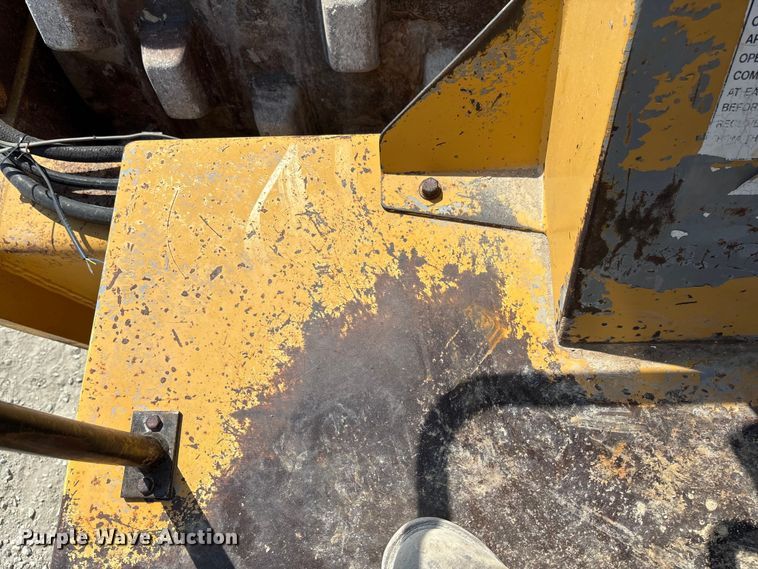 image for item EN7007 1996 Champion 840P single drum roller