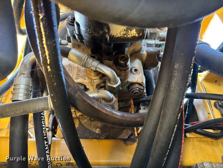 image for item EN7007 1996 Champion 840P single drum roller