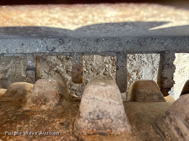 image for item EN7007 1996 Champion 840P single drum roller