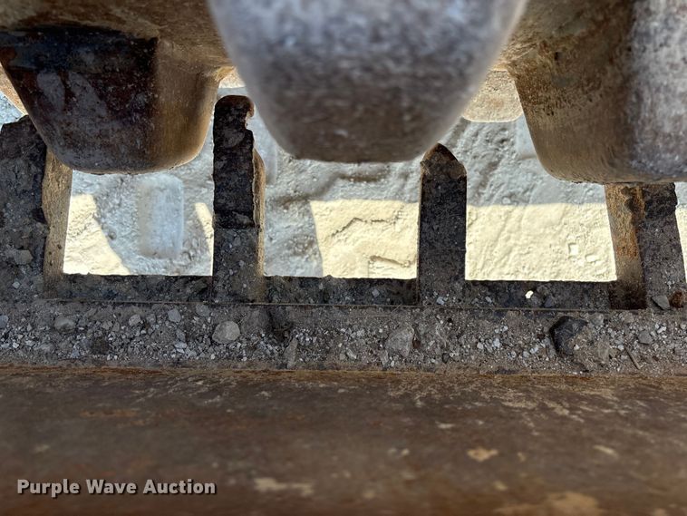 image for item EN7007 1996 Champion 840P single drum roller