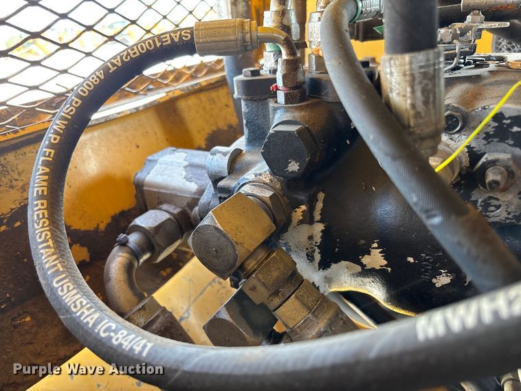 image for item EN7007 1996 Champion 840P single drum roller