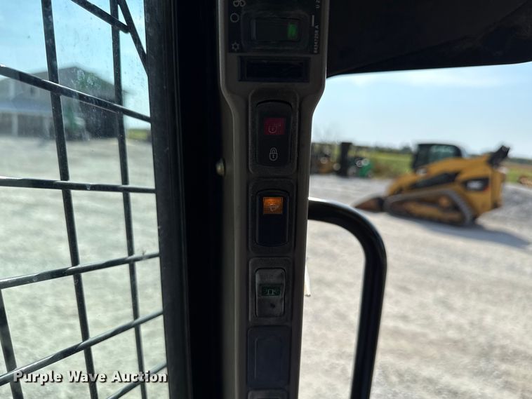 image for item EN7008 2012 Case TV380 tracked skid steer loader