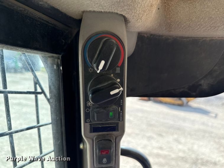 image for item EN7008 2012 Case TV380 tracked skid steer loader