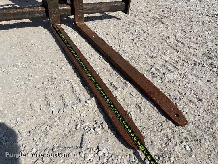 image for item EN7010 2007 Sky Trak 8042 telehandler