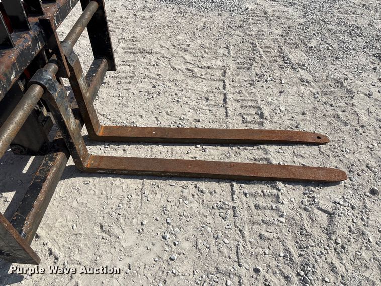 image for item EN7010 2007 Sky Trak 8042 telehandler