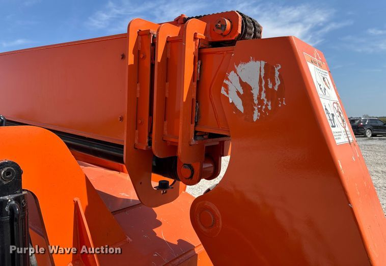 image for item EN7010 2007 Sky Trak 8042 telehandler