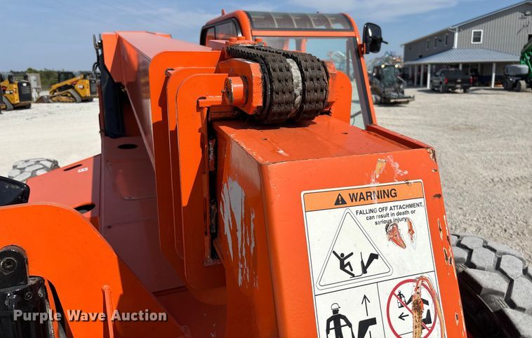 image for item EN7010 2007 Sky Trak 8042 telehandler