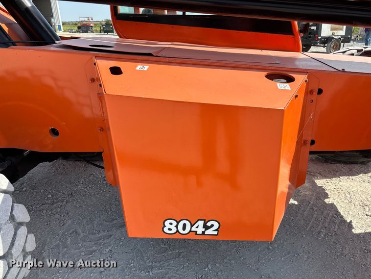 image for item EN7010 2007 Sky Trak 8042 telehandler