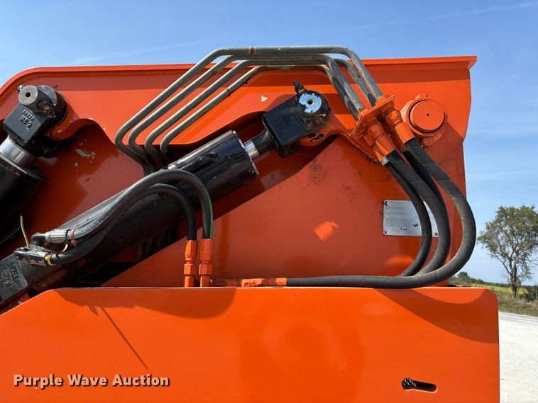 image for item EN7010 2007 Sky Trak 8042 telehandler