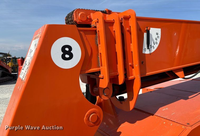 image for item EN7010 2007 Sky Trak 8042 telehandler