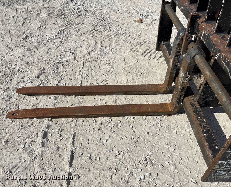 image for item EN7010 2007 Sky Trak 8042 telehandler