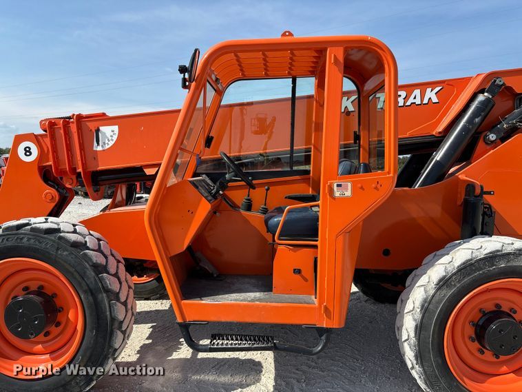 image for item EN7010 2007 Sky Trak 8042 telehandler