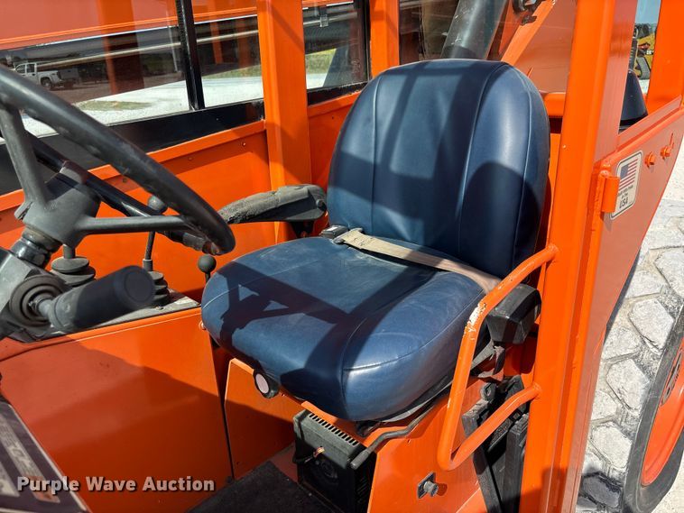 image for item EN7010 2007 Sky Trak 8042 telehandler