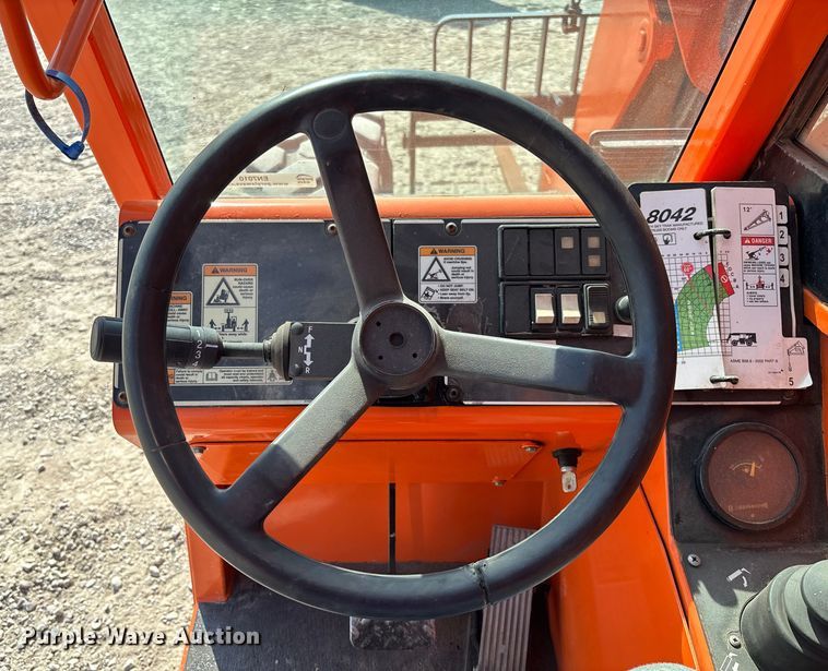 image for item EN7010 2007 Sky Trak 8042 telehandler