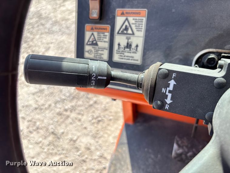 image for item EN7010 2007 Sky Trak 8042 telehandler