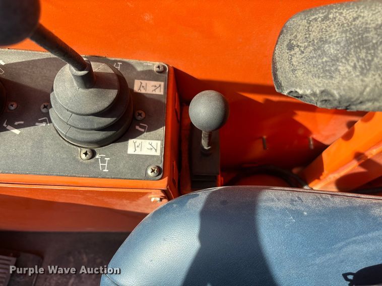 image for item EN7010 2007 Sky Trak 8042 telehandler