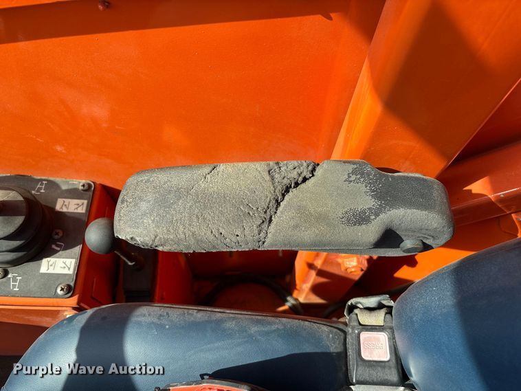 image for item EN7010 2007 Sky Trak 8042 telehandler