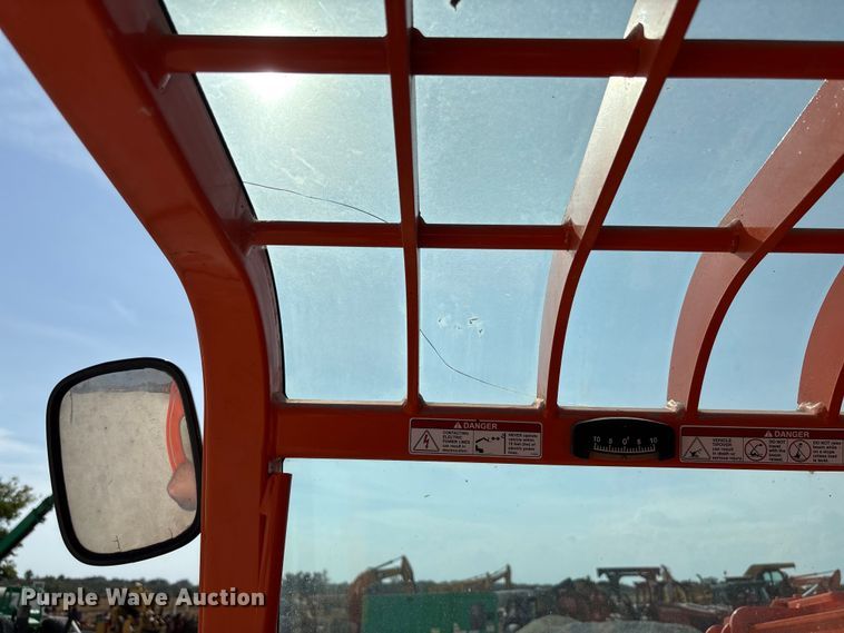 image for item EN7010 2007 Sky Trak 8042 telehandler