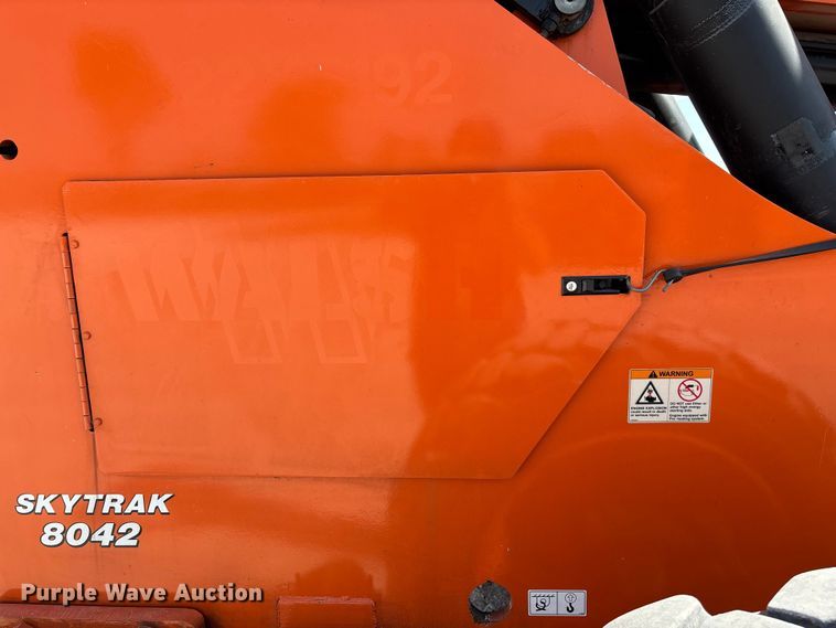 image for item EN7010 2007 Sky Trak 8042 telehandler