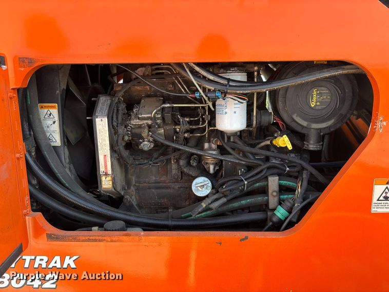 image for item EN7010 2007 Sky Trak 8042 telehandler