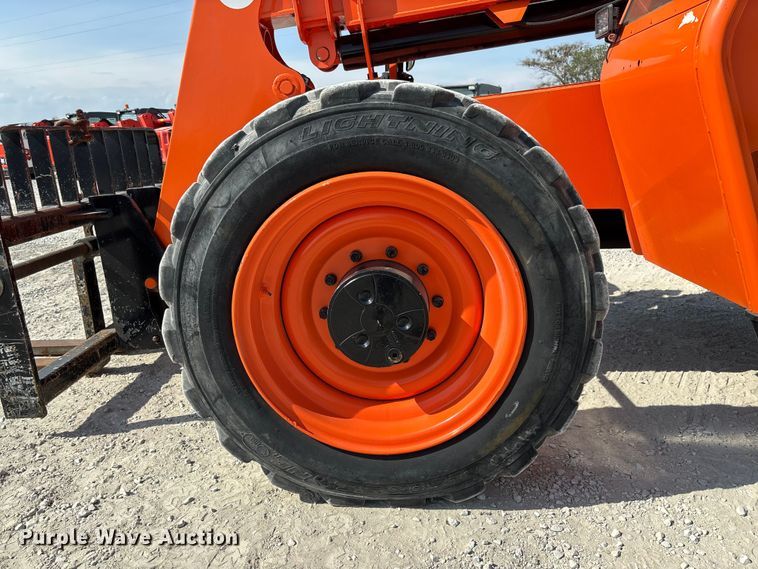 image for item EN7010 2007 Sky Trak 8042 telehandler