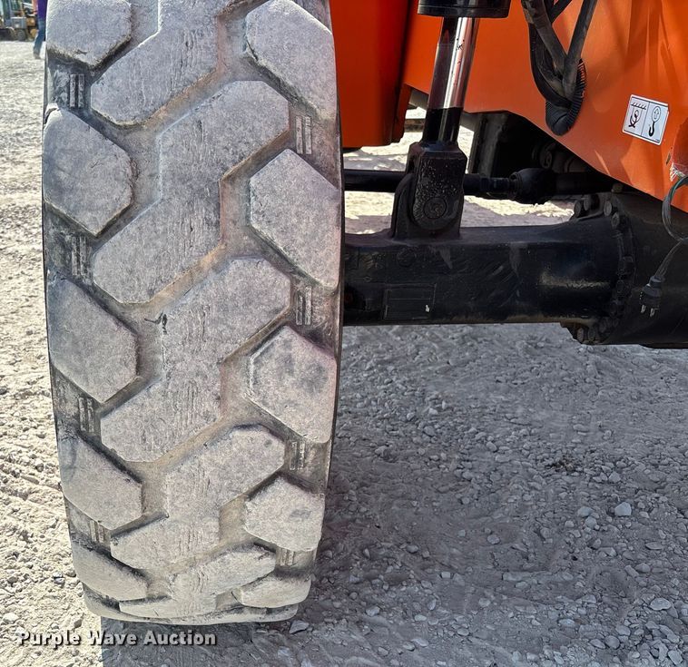 image for item EN7010 2007 Sky Trak 8042 telehandler