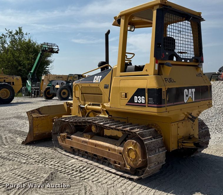image for item EN7012 2005 Caterpillar D3G XL crawler tractor