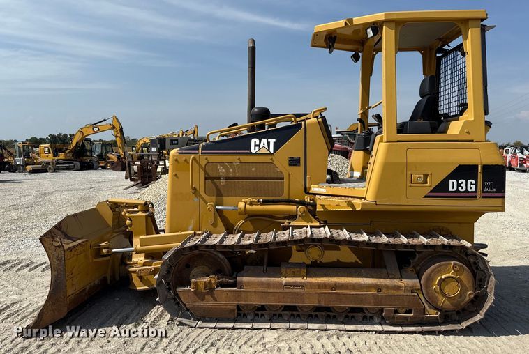 image for item EN7012 2005 Caterpillar D3G XL crawler tractor