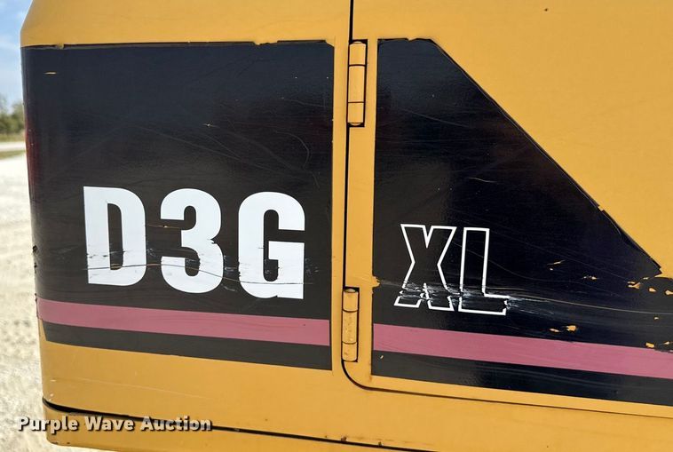 image for item EN7012 2005 Caterpillar D3G XL crawler tractor