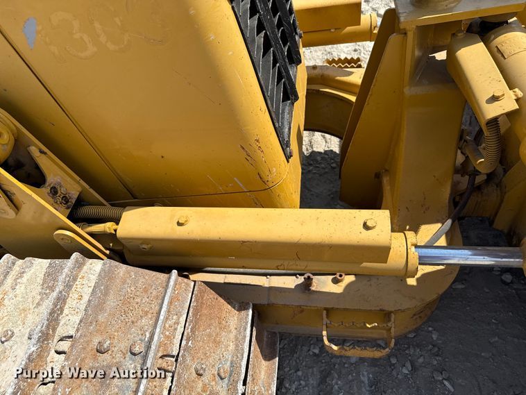 image for item EN7012 2005 Caterpillar D3G XL crawler tractor