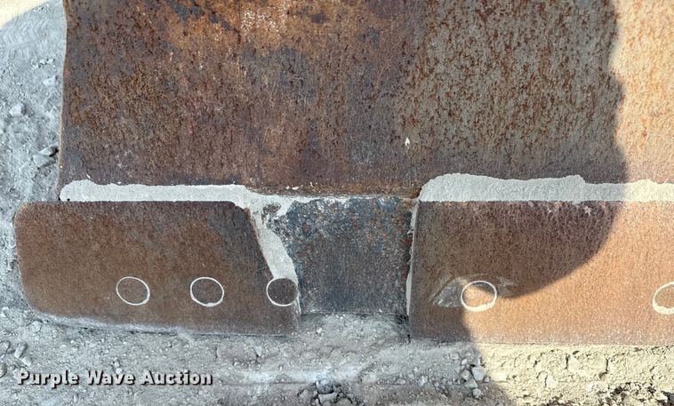 image for item EN7012 2005 Caterpillar D3G XL crawler tractor