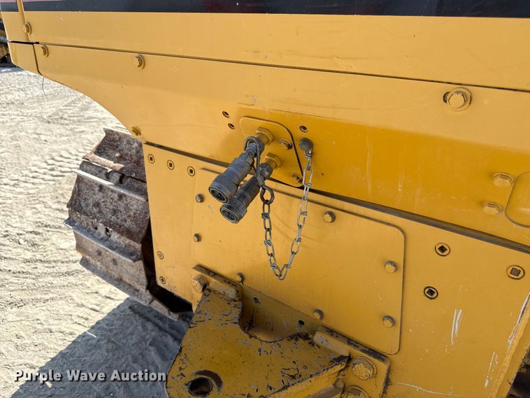 image for item EN7012 2005 Caterpillar D3G XL crawler tractor