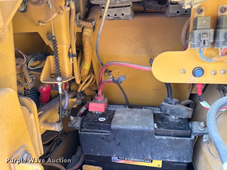 image for item EN7012 2005 Caterpillar D3G XL crawler tractor