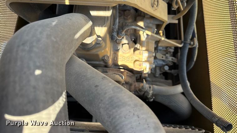 image for item EN7012 2005 Caterpillar D3G XL crawler tractor