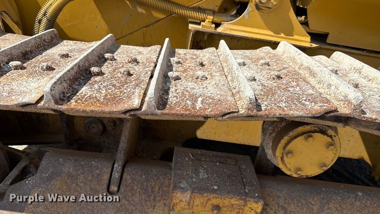 image for item EN7012 2005 Caterpillar D3G XL crawler tractor