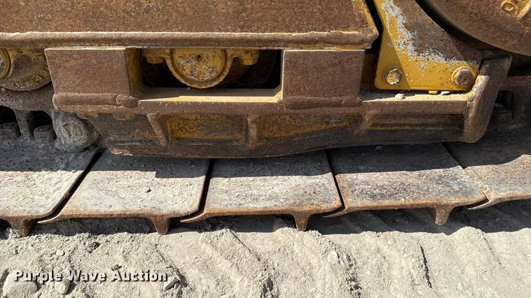 image for item EN7012 2005 Caterpillar D3G XL crawler tractor