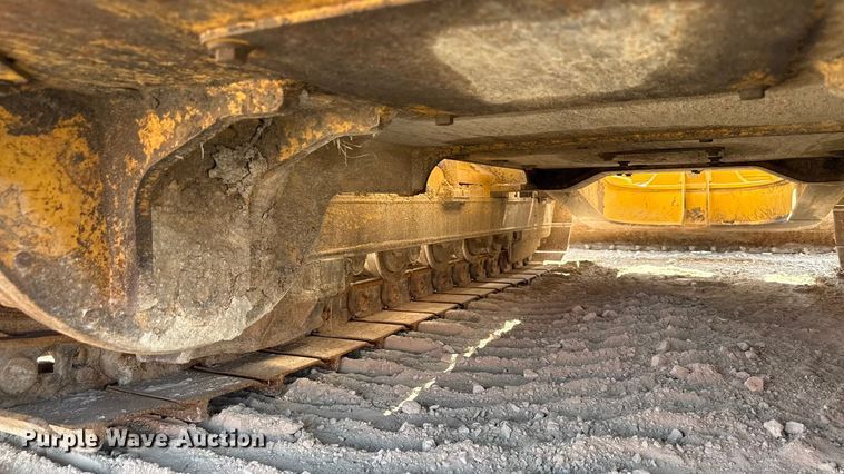 image for item EN7012 2005 Caterpillar D3G XL crawler tractor