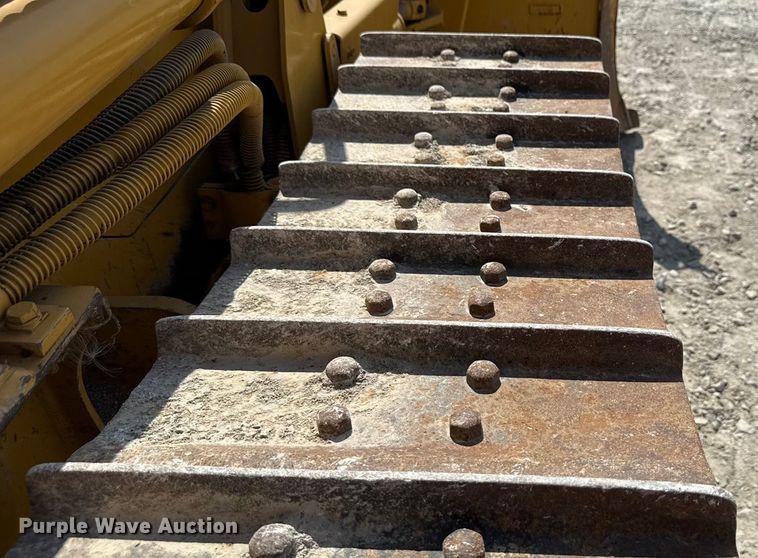 image for item EN7012 2005 Caterpillar D3G XL crawler tractor