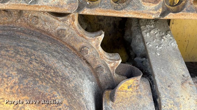 image for item EN7012 2005 Caterpillar D3G XL crawler tractor