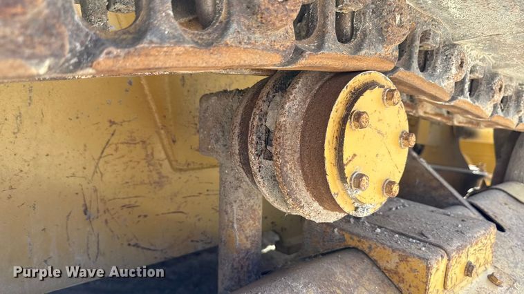 image for item EN7012 2005 Caterpillar D3G XL crawler tractor