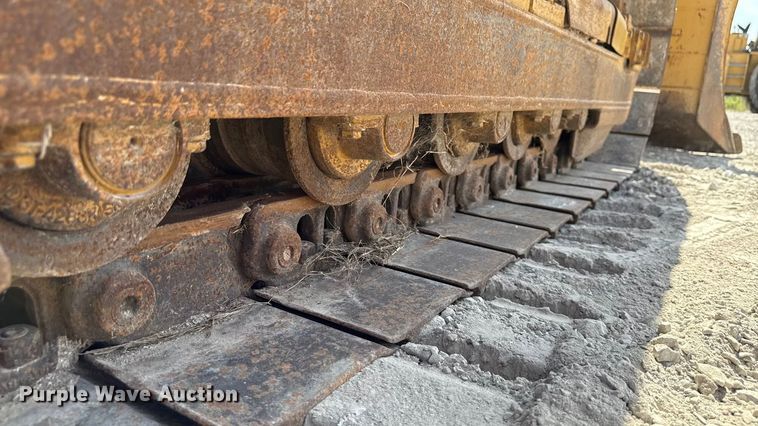 image for item EN7012 2005 Caterpillar D3G XL crawler tractor