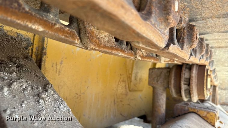 image for item EN7012 2005 Caterpillar D3G XL crawler tractor