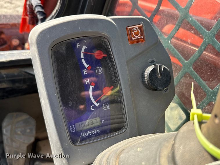 image for item EN7013 2020 Kubota SVL 75-2 tracked skid steer loader